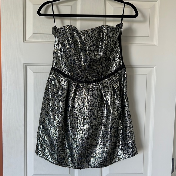 Dress - Picture 2 of 5